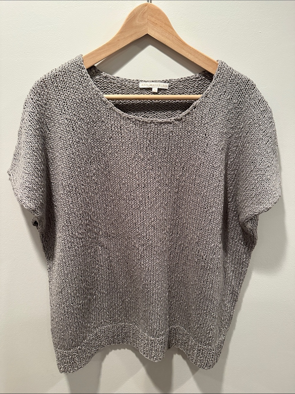 ANN MASHBURN Gray Short-Sleeve Knit Crewneck Sweater